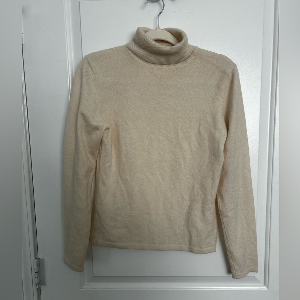 TSE 100% Cashmere Cream Sweater Turtleneck